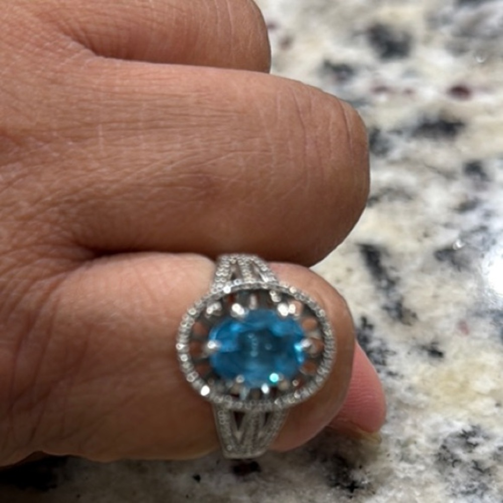 Effy Blue Silver Ring with Striking Gemstone